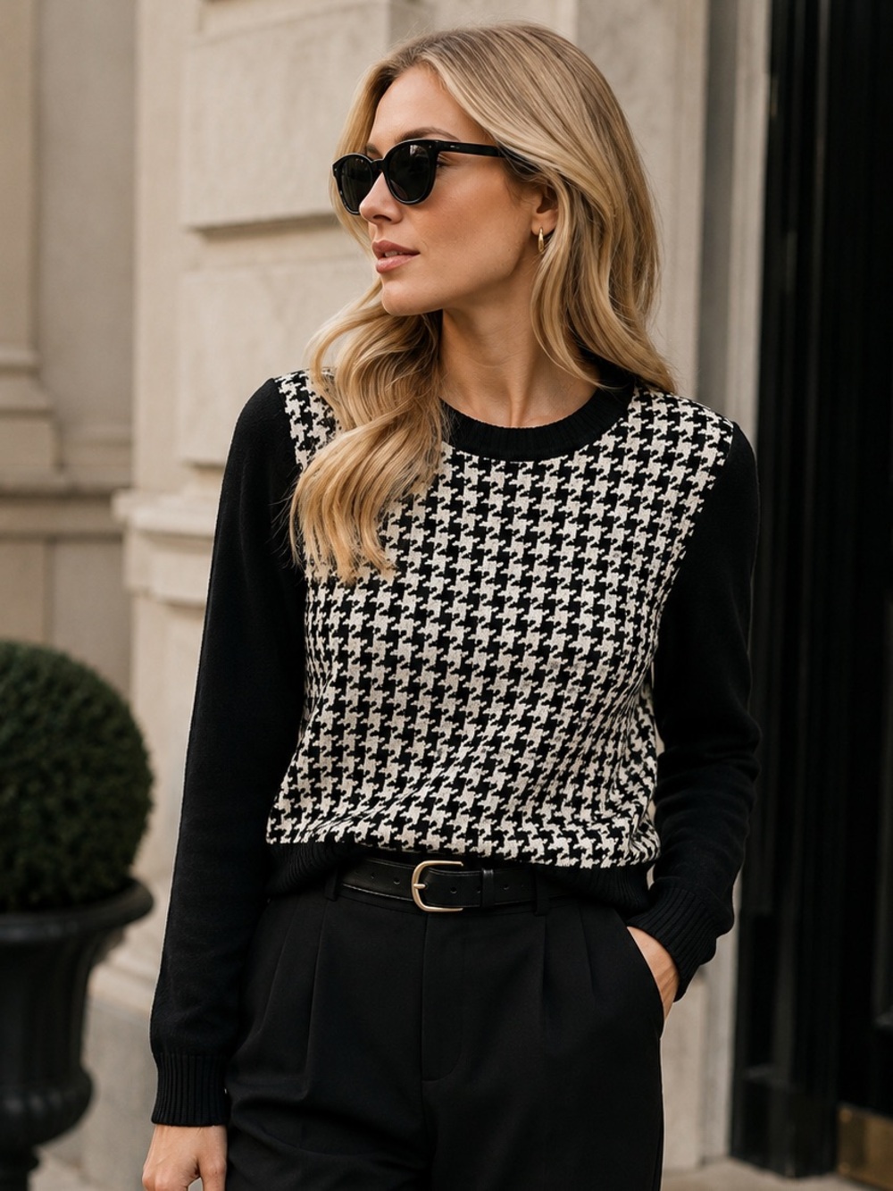 Banana Republic Woman’s Houndstooth Crewneck Sweater Black Ivory Cotton Blend